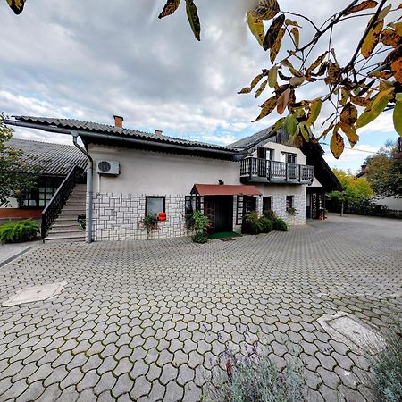 Apartments Tome Ljubljana Bagian luar foto
